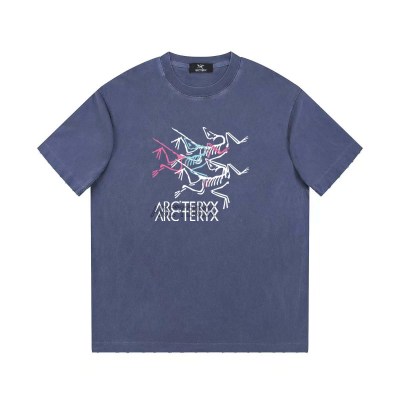 Футболка Arcteryx с принтом скелета