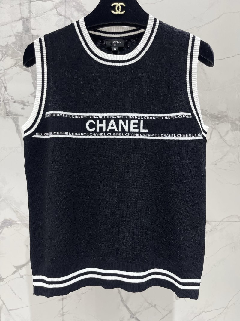 Безрукавка вязаная женская с контрастной отделкой и надписью Chanel