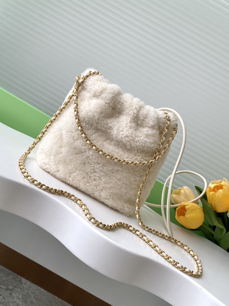 Миниатюрная сумка из шерсти Chanel