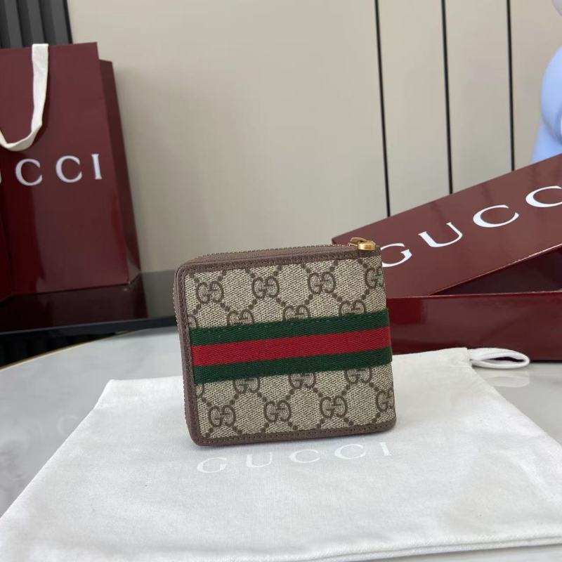 Кошелёк Gucci с монограммой и молнией