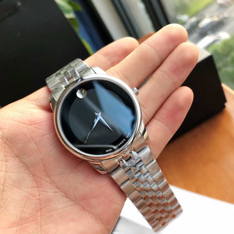 Часы Movado