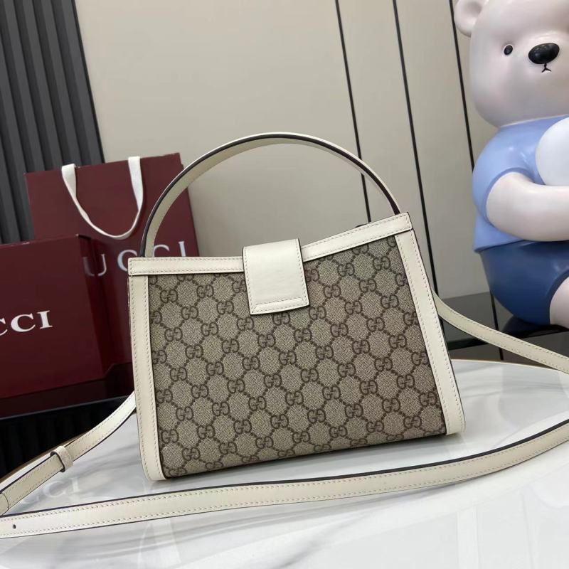 Сумка Gucci с монограммой и замком