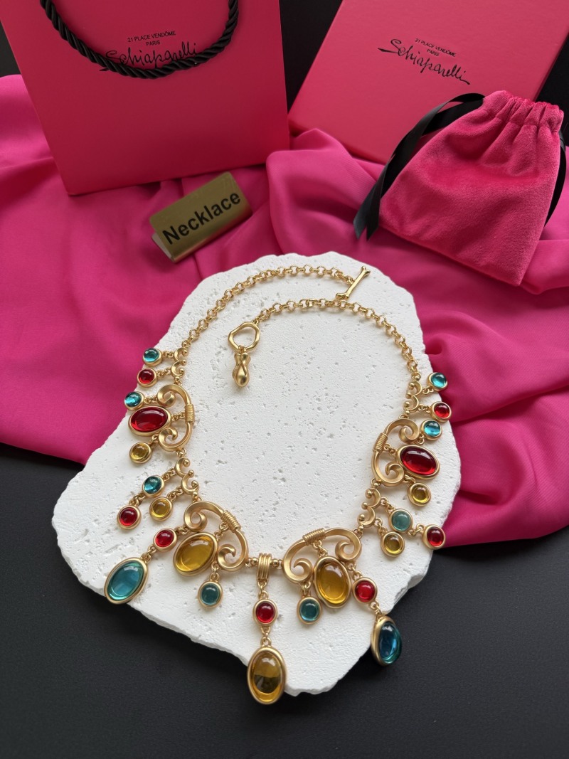 Нарядное колье с разноцветными камнями Schiaparelli