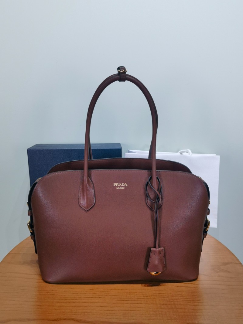 Сумка Prada с длинными ручками