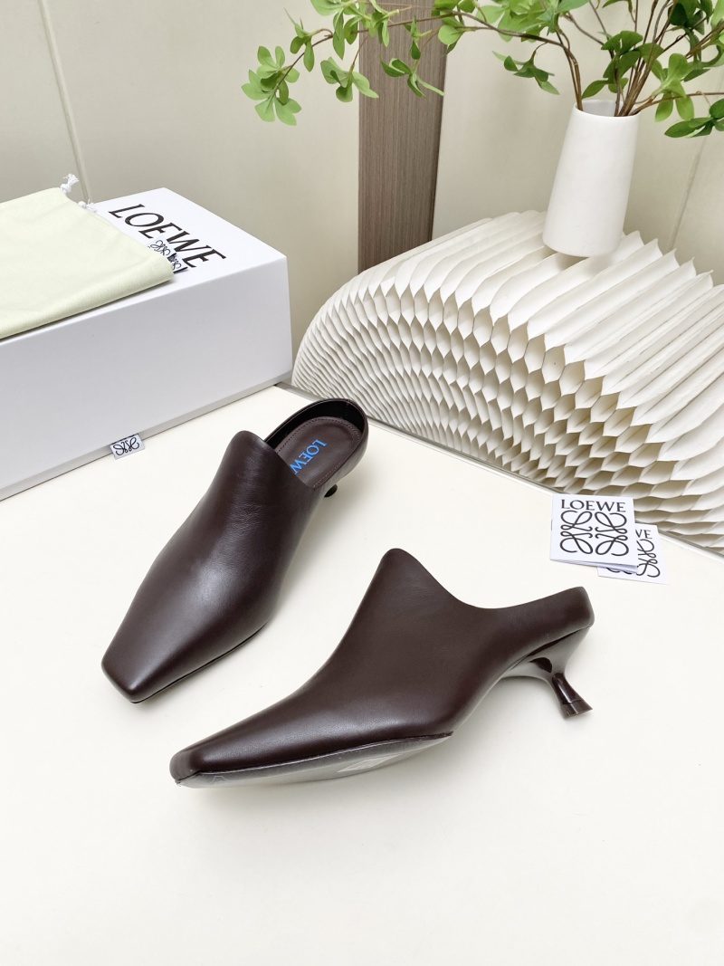 Женские кожаные шлепанцы Loewe