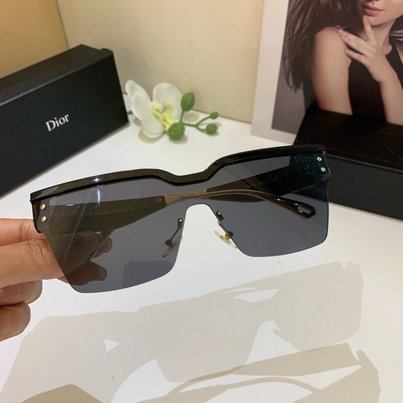 Солнечные очки Dior квадратная форма