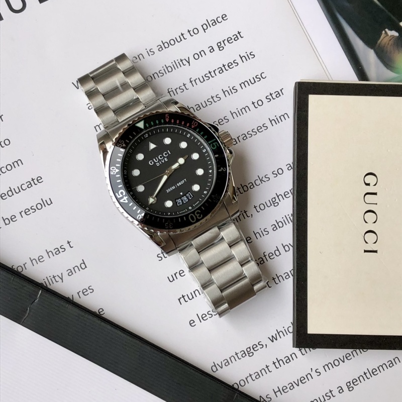 Часы Gucci