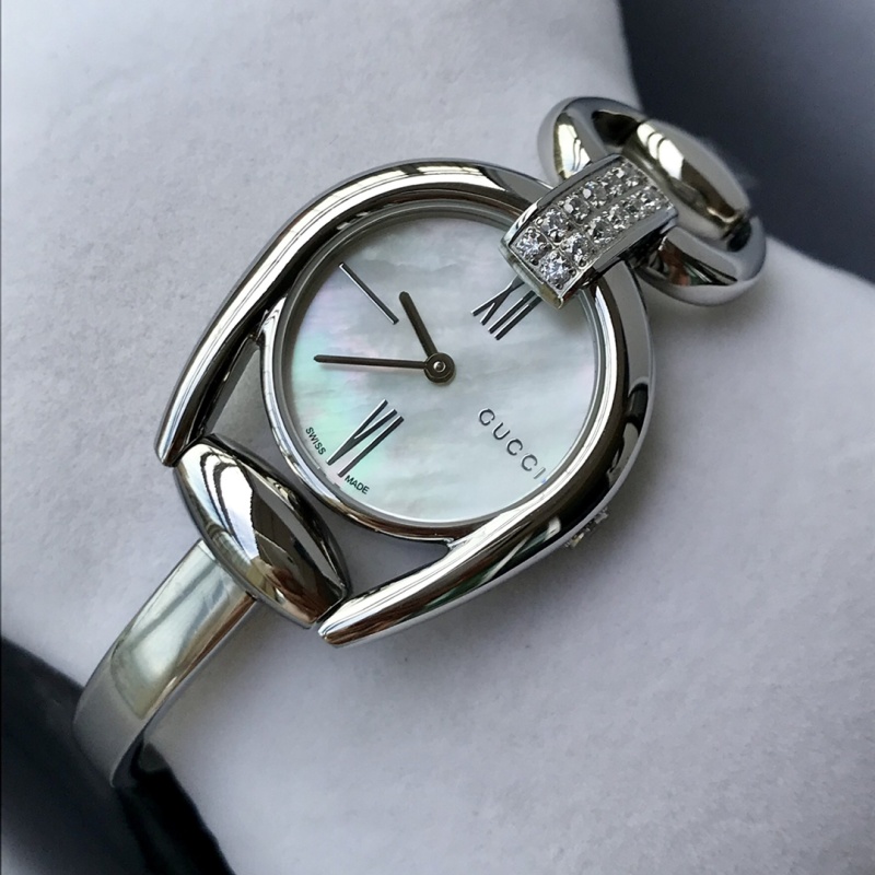 Часы Gucci