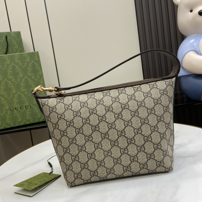 Сумка Gucci с монограммой