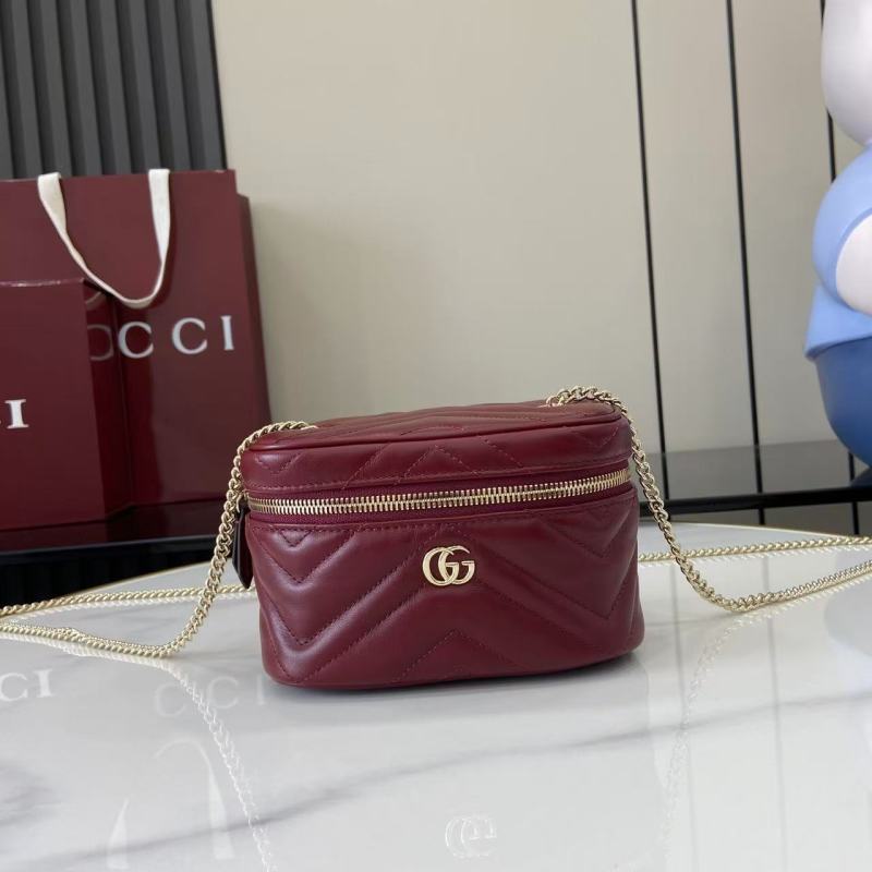 Кожаная сумка Gucci с цепочкой