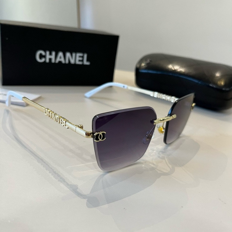 Солнцезащитные очки Chanel