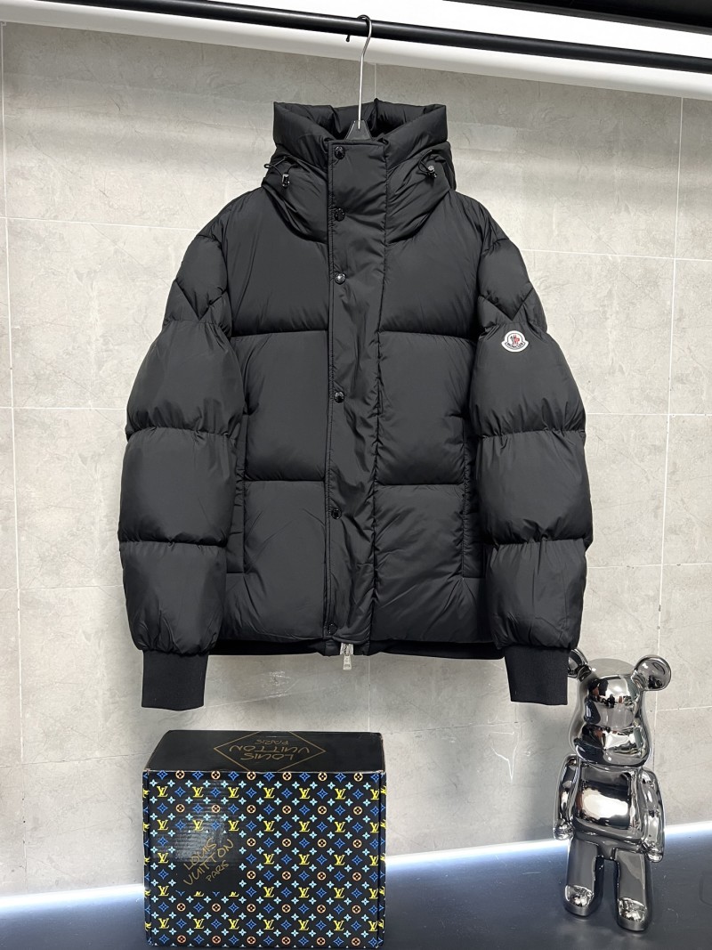 Пуховик Moncler