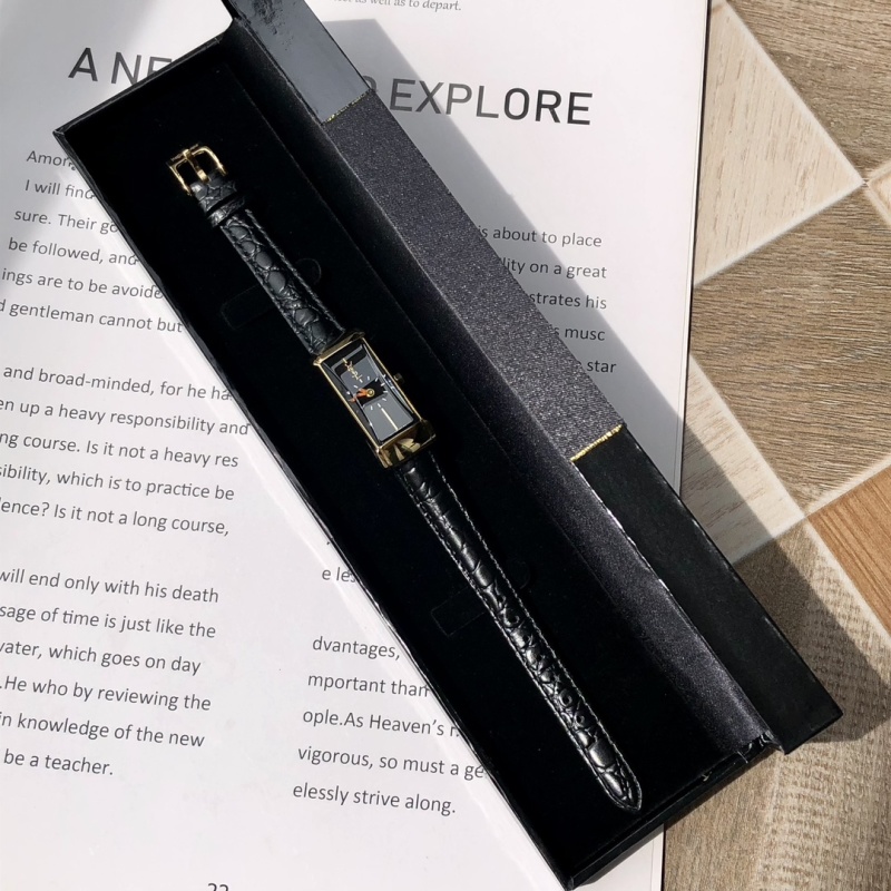 Часы Saint Laurent