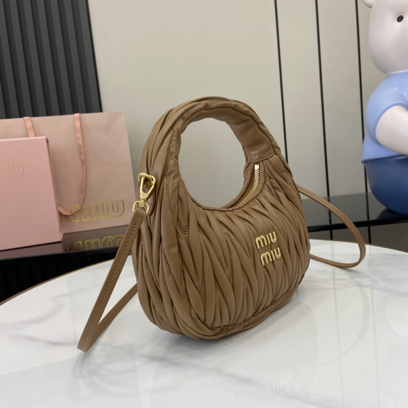 Сумка Miu Miu с ручкой и ремнем
