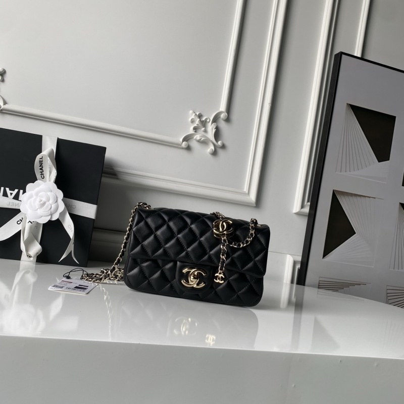 Черная сумка Chanel Classic Flap с двойной фурнитурой