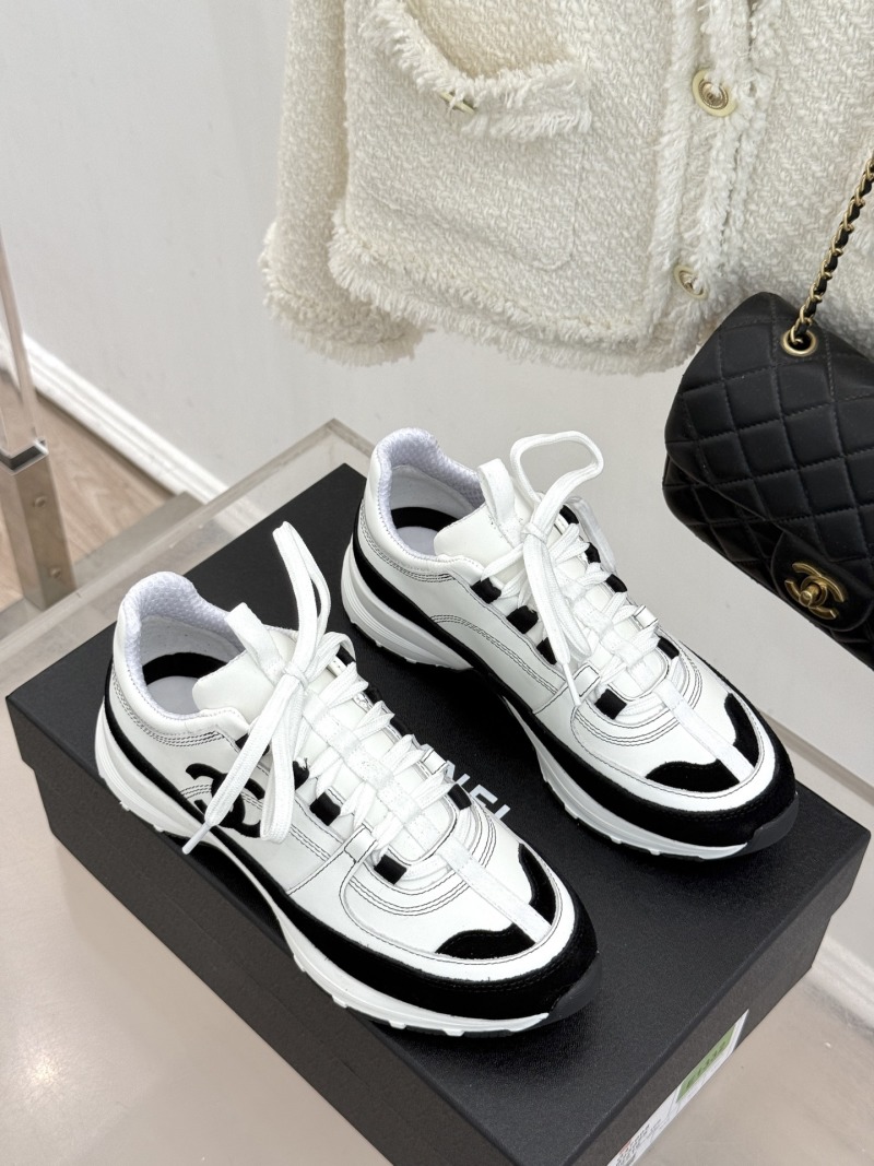 Кроссовки с логотипом и высокой подошвой Chanel