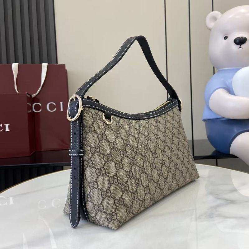Сумка Gucci с монограммой