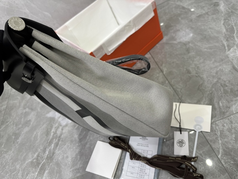 Canvas рюкзак в черно-белую полоску Hermès