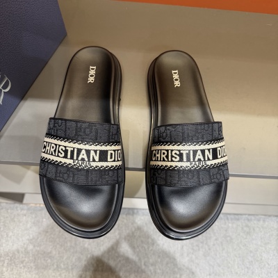 Мужские шлёпанцы Dior