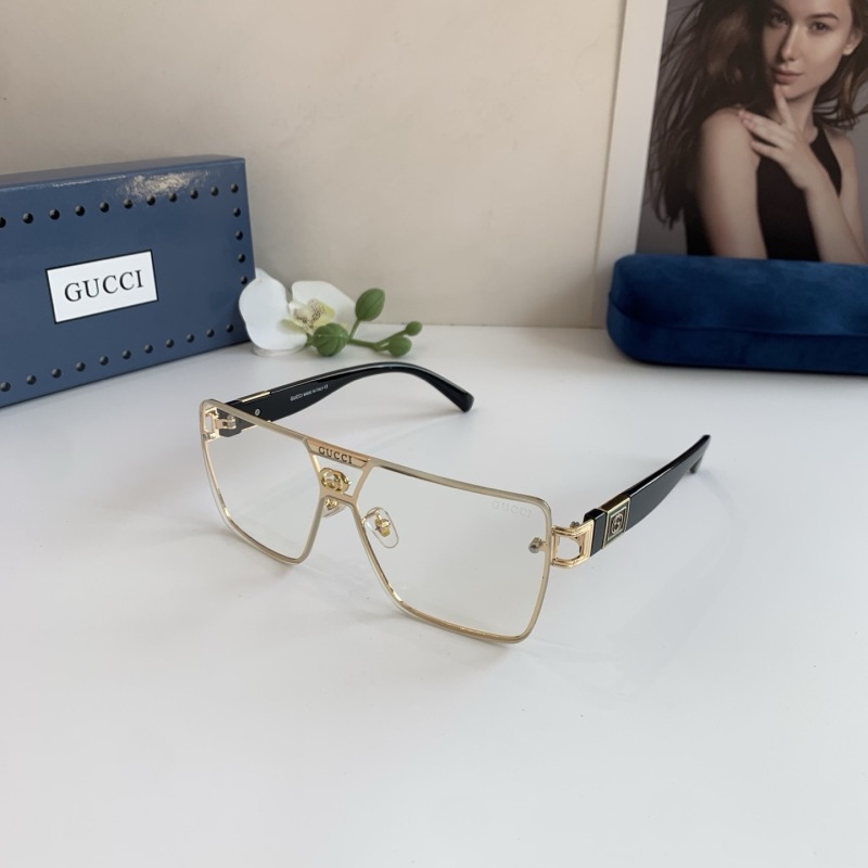 Солнечные очки Gucci в крупной оправе