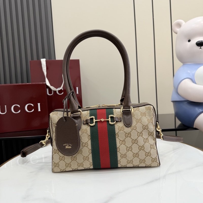 Сумка Gucci с монограммой и ремешком