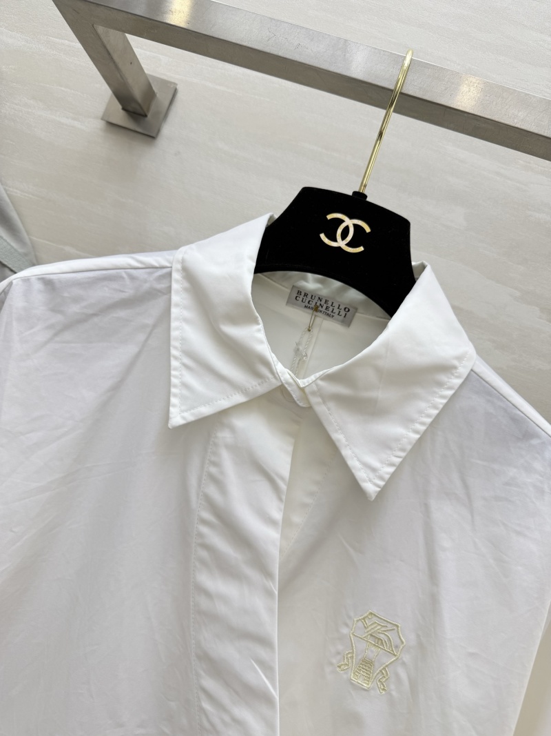 Белая рубашка Brunello Cucinelli скошенным воротником