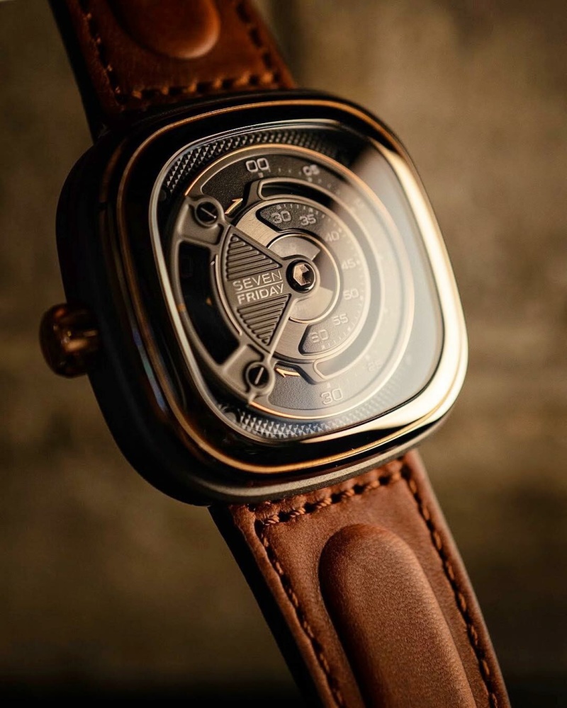 Часы SevenFriday