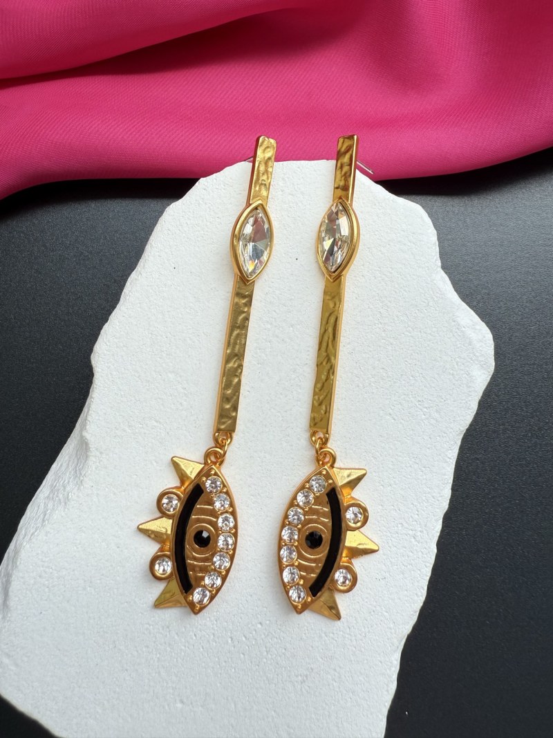 Серьги с глазом-застёжкой Schiaparelli