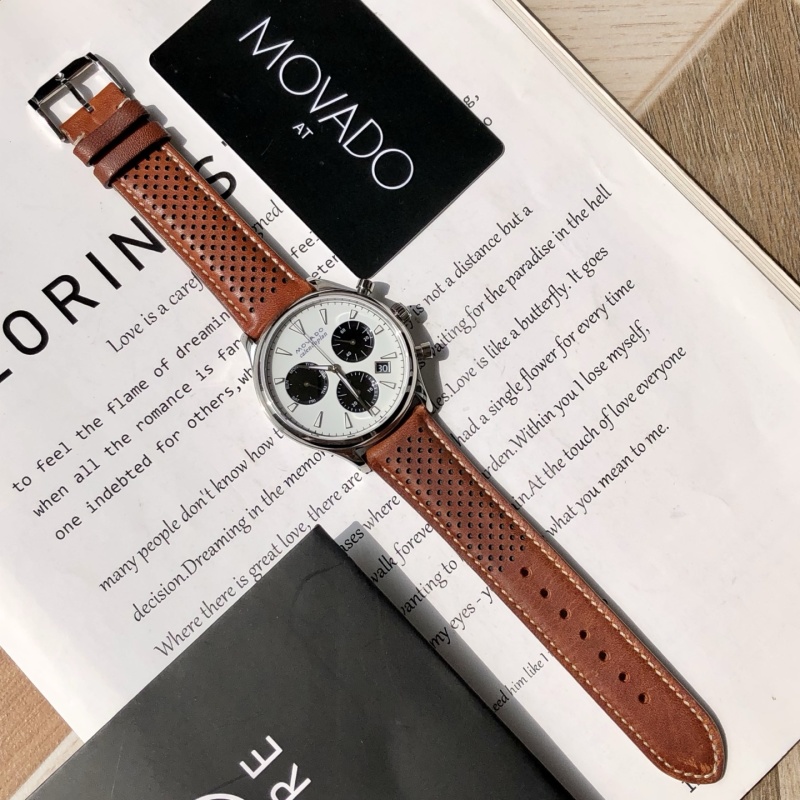 Часы Movado