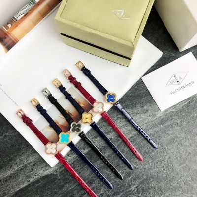 Часы Van Cleef & Arpels