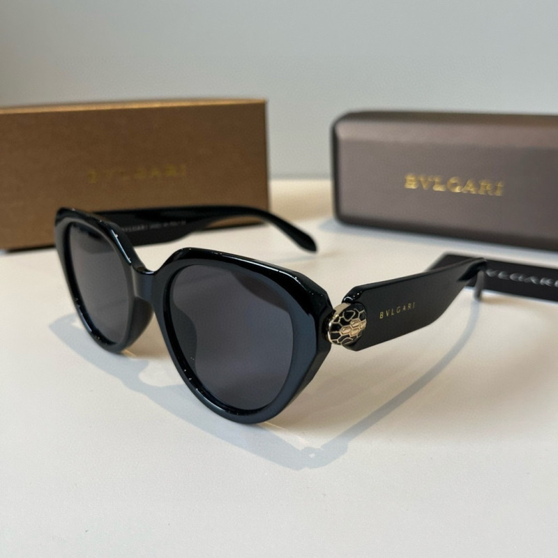 Солнцезащитные очки Bulgari черные Без бренда