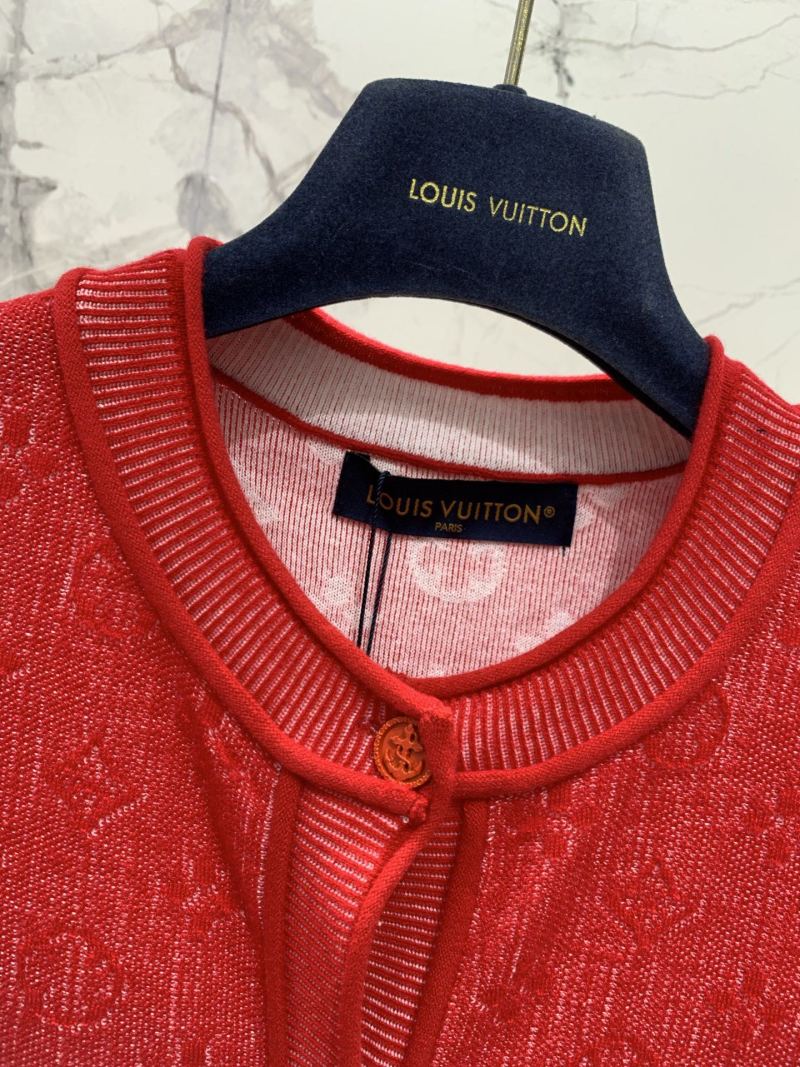 Красный кардиган Louis Vuitton с монограммой