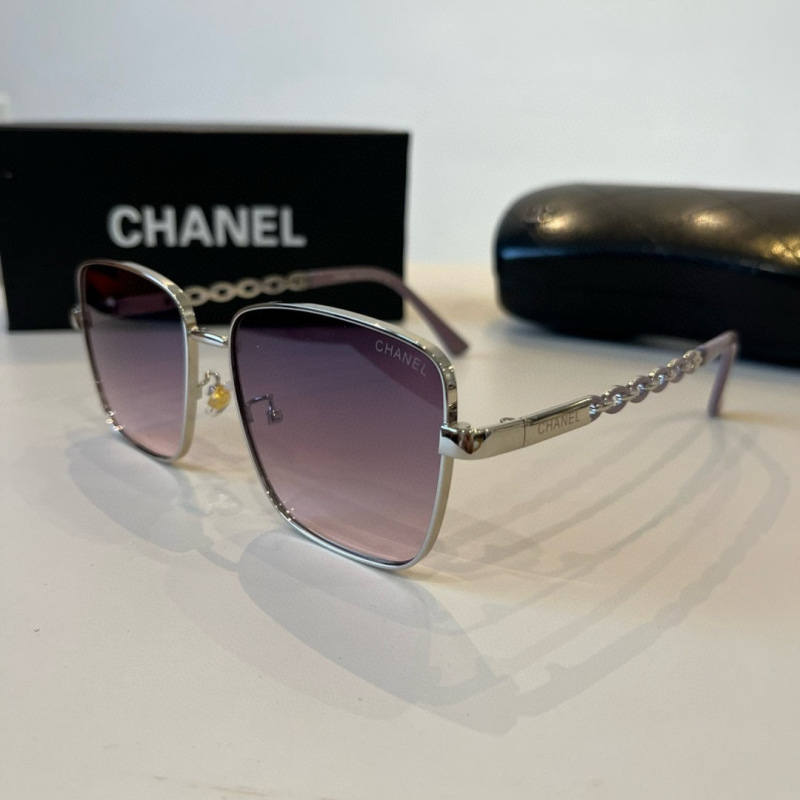 Солнцезащитные очки Chanel