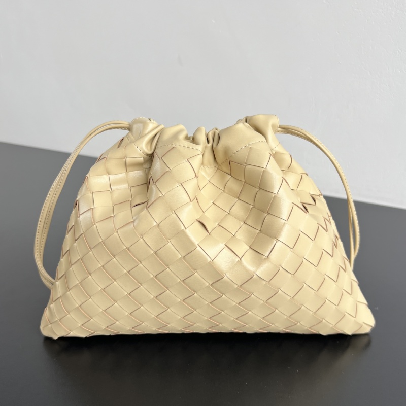Плетеная сумка с ручкой Bottega Veneta