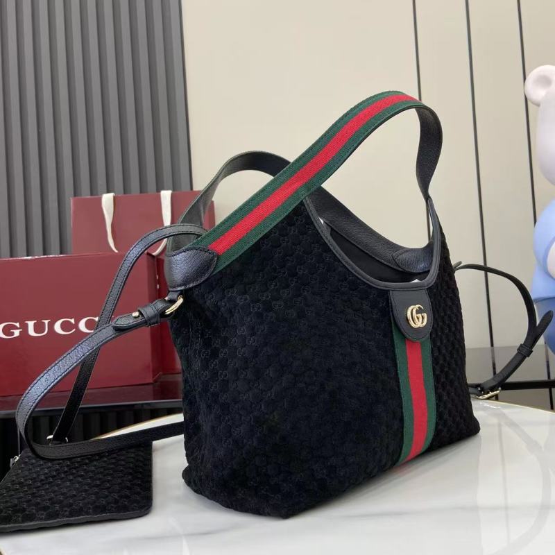 Сумка Gucci с монограммой и ремешком