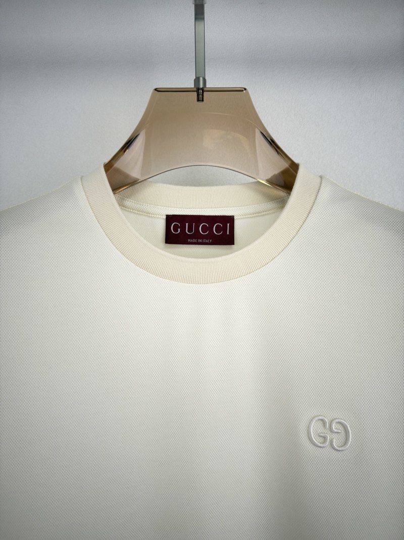 Футболка Gucci с логотипом и полосами на рукаве, белая