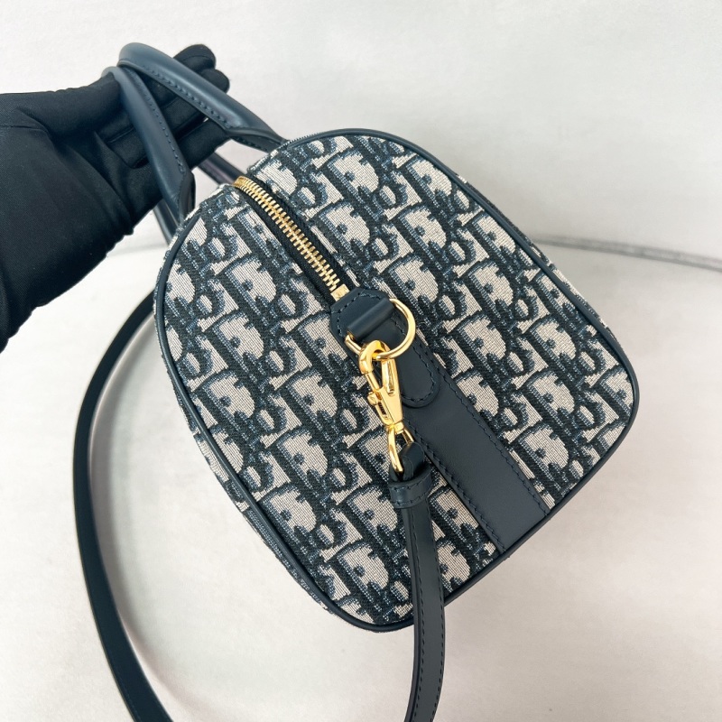 Сумка Christian Dior с монограммным принтом