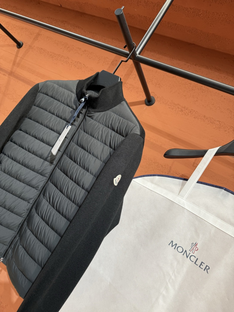 Пуховик Moncler