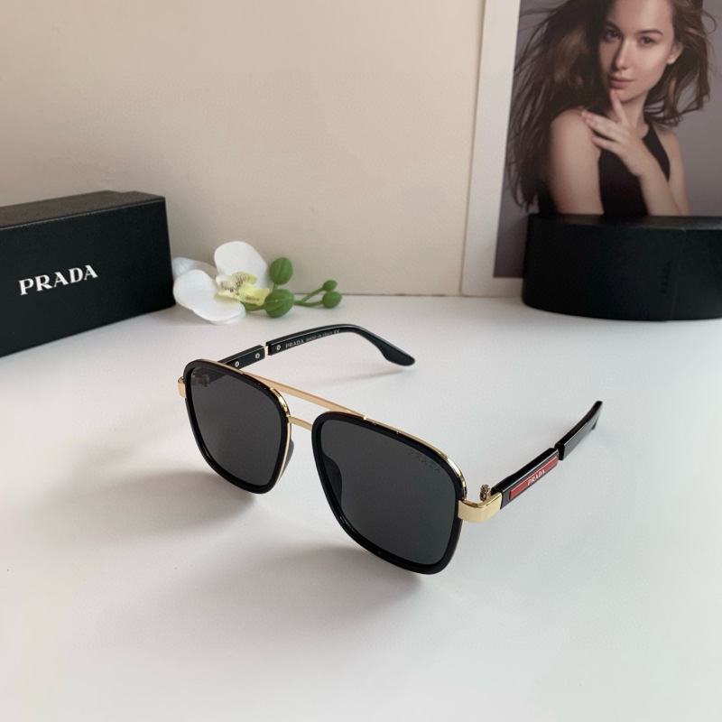 Солнцезащитные очки PRADA черные квадратные с золотыми вставками