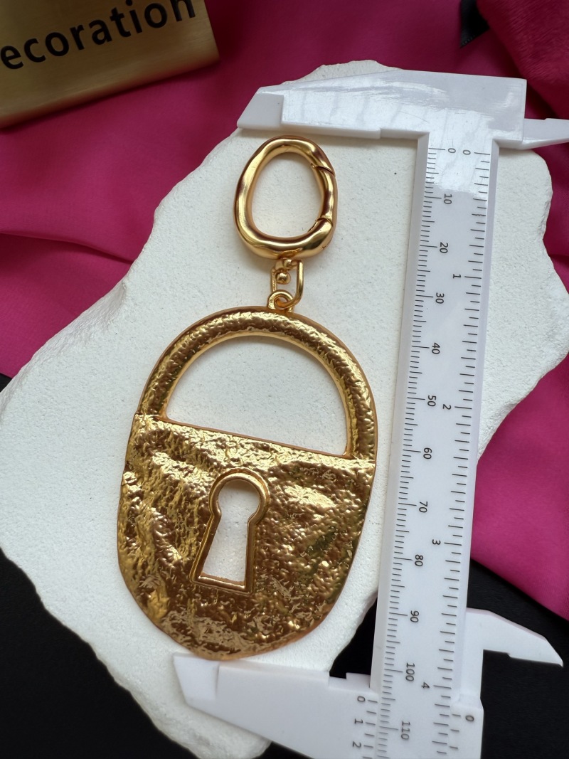 Подвеска в виде замка Schiaparelli