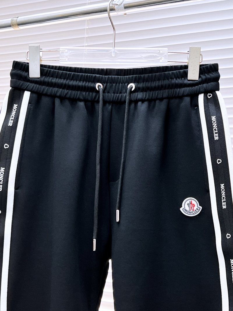 Шорты Moncler спортивные черные с белой полосой