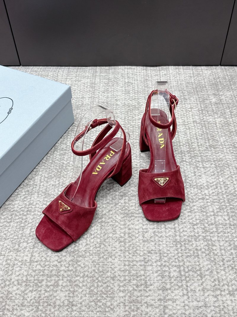 Сандалии женские на каблуке Prada