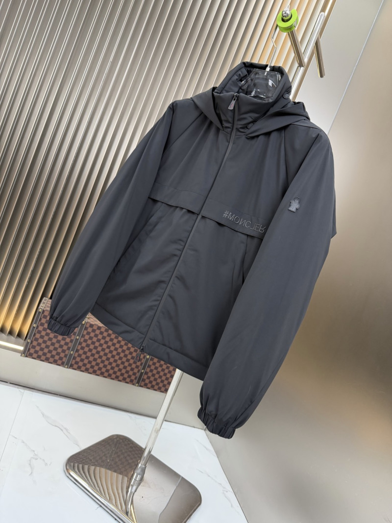 Пуховик Moncler