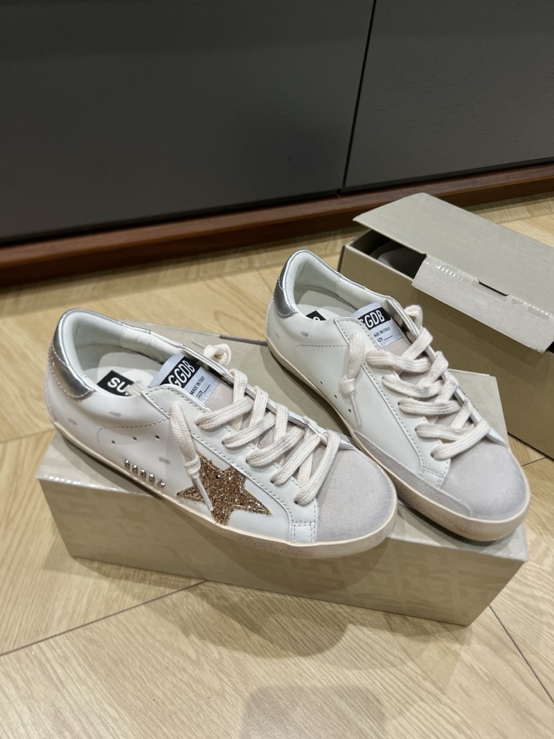 Женские кроссовки GGDB белого цвета со звездами Golden Goose
