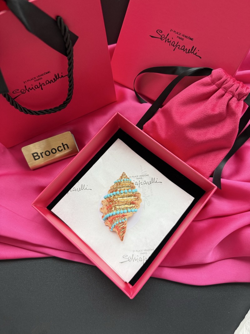 Брошь в виде ракушки Schiaparelli
