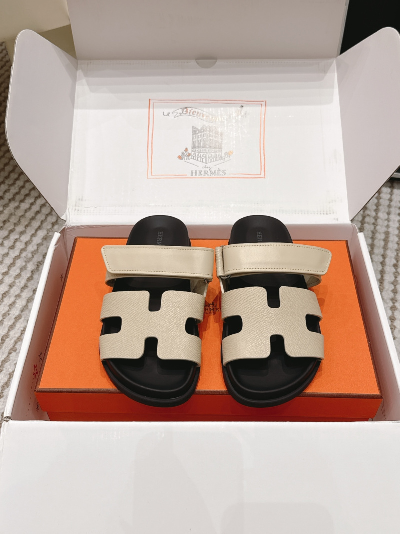 Сандалии двухцветные с фигурным ремешком Hermès
