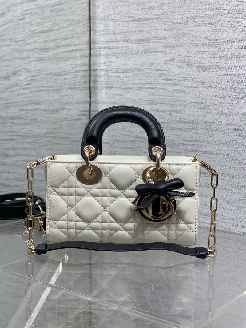 Сумка Dior D-Joy белая с черными элементами