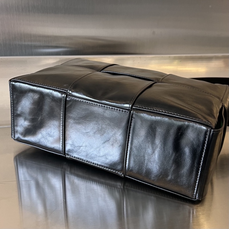 Мужская плетеная сумка Bottega Veneta