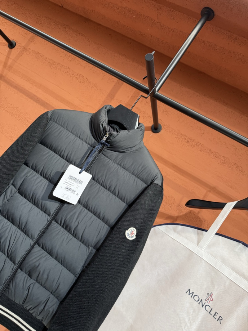 Пуховик Moncler