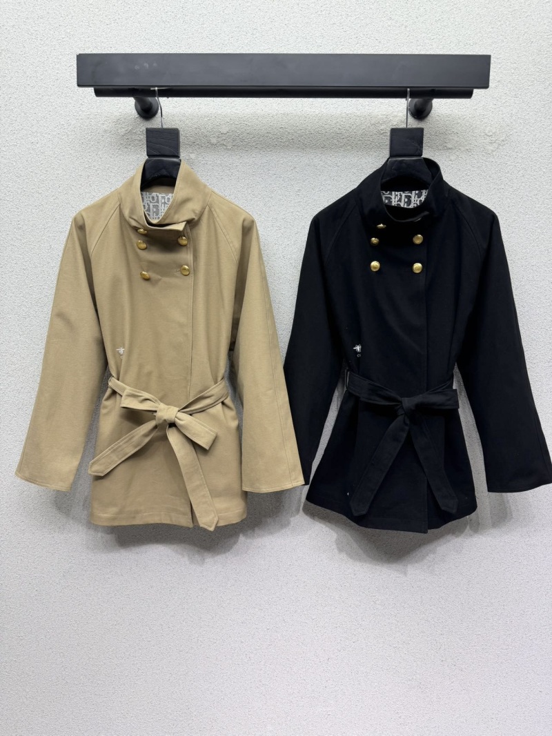 Пальто Dior с поясом и монограммой